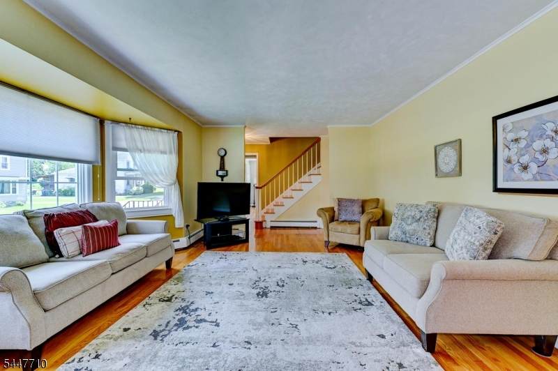 https://bt-photos.global.ssl.fastly.net/gsmls/orig_boomver_1_4041654-2.jpg