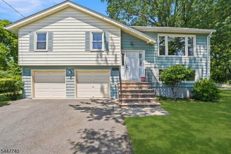 11 Ray Ave - Photo 1