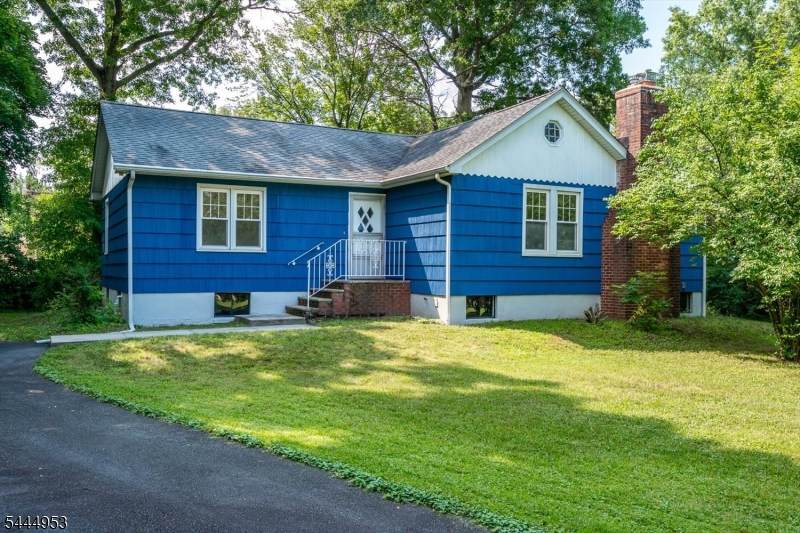 50 Forest Ave - Photo 1
