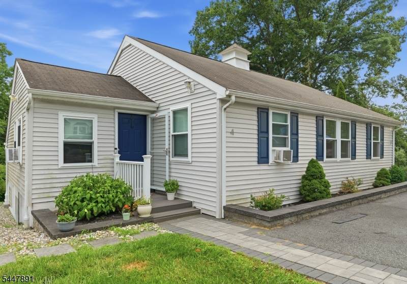 2 Sharon Ct - Photo 1