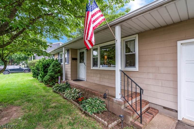 92 Louise Dr - Photo 1