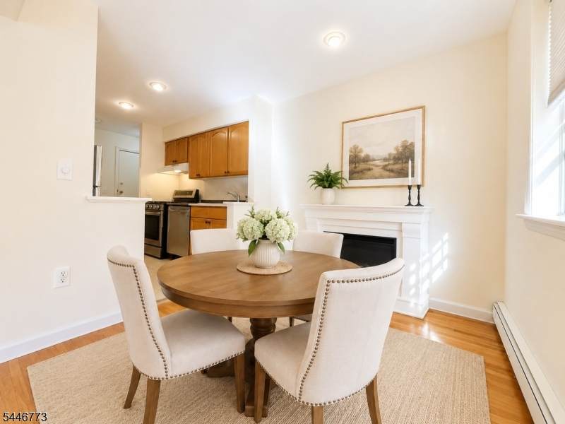 605 Grove St H1 - Photo 1