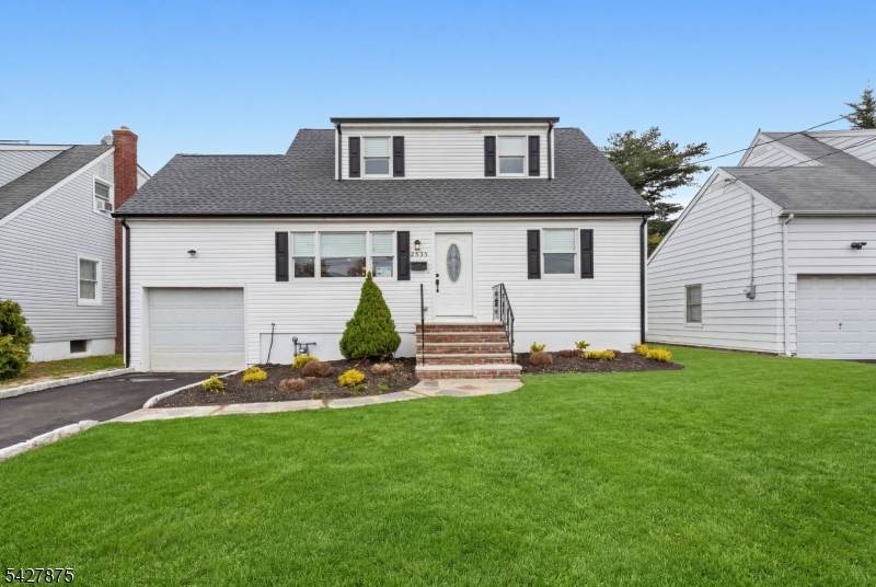 2535 Standish Ave - Photo 1