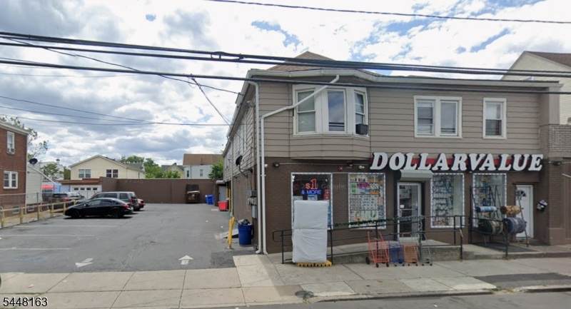 789 Chambers St - Photo 1