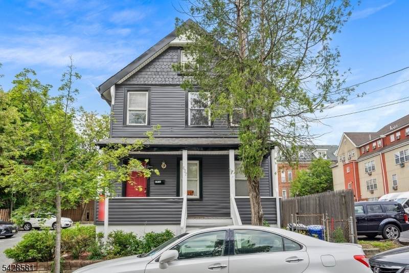 637 Union St - Photo 1