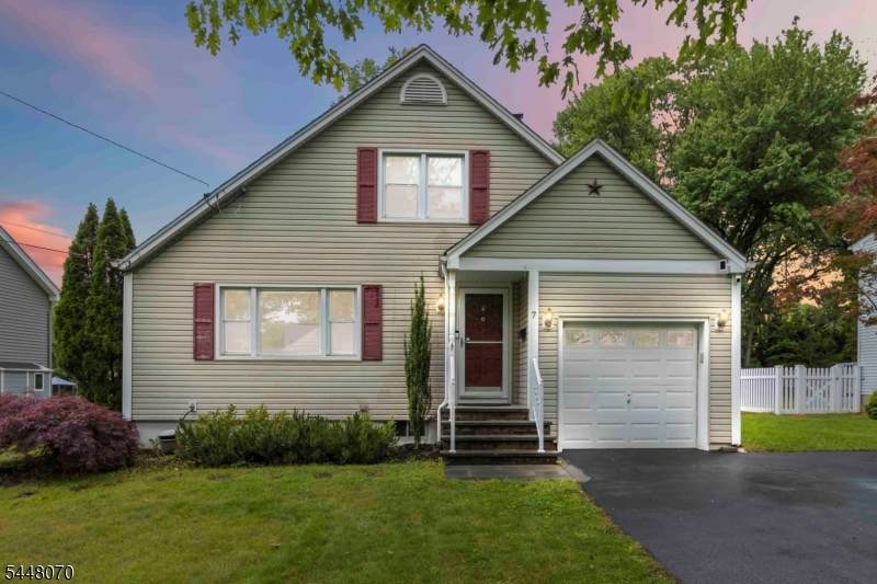 7 Evelyn Road - Photo 1