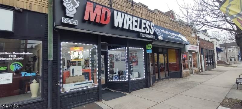 246 Lakeview Ave - Photo 1