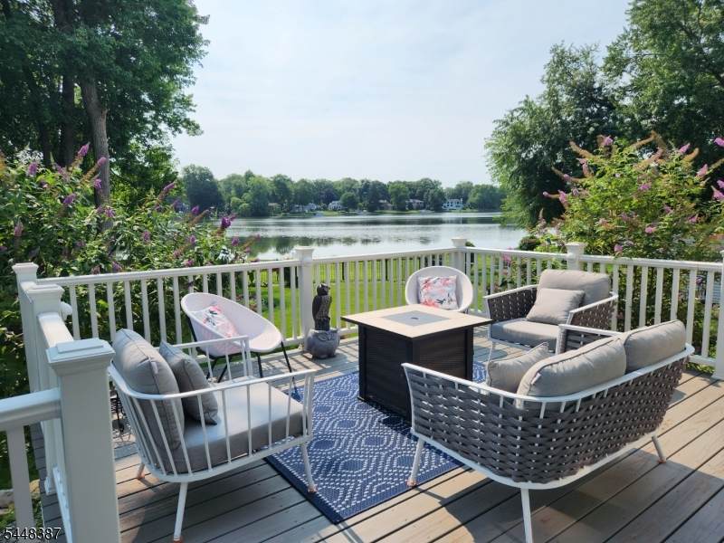 https://bt-photos.global.ssl.fastly.net/gsmls/orig_boomver_1_4042173-2.jpg