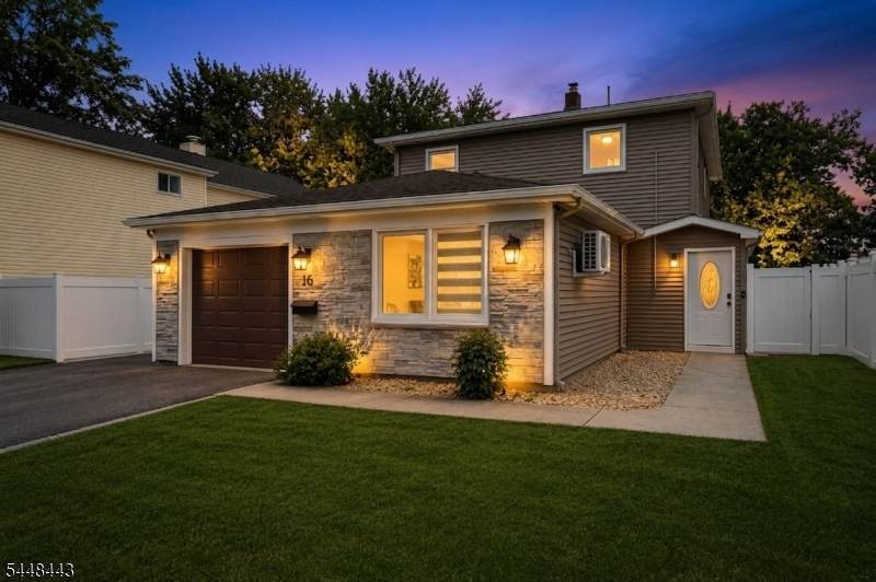 16 Adrian St - Photo 1