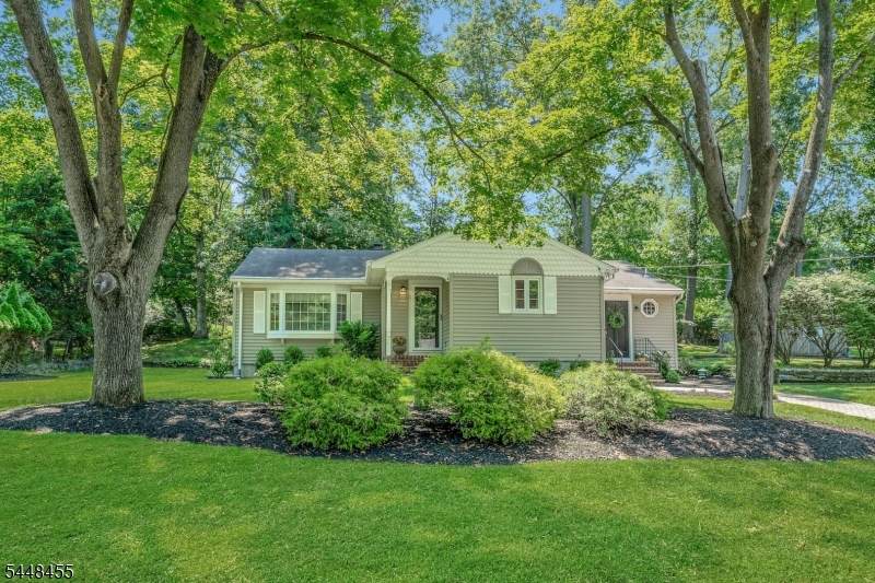 21 Hickory Dr - Photo 1