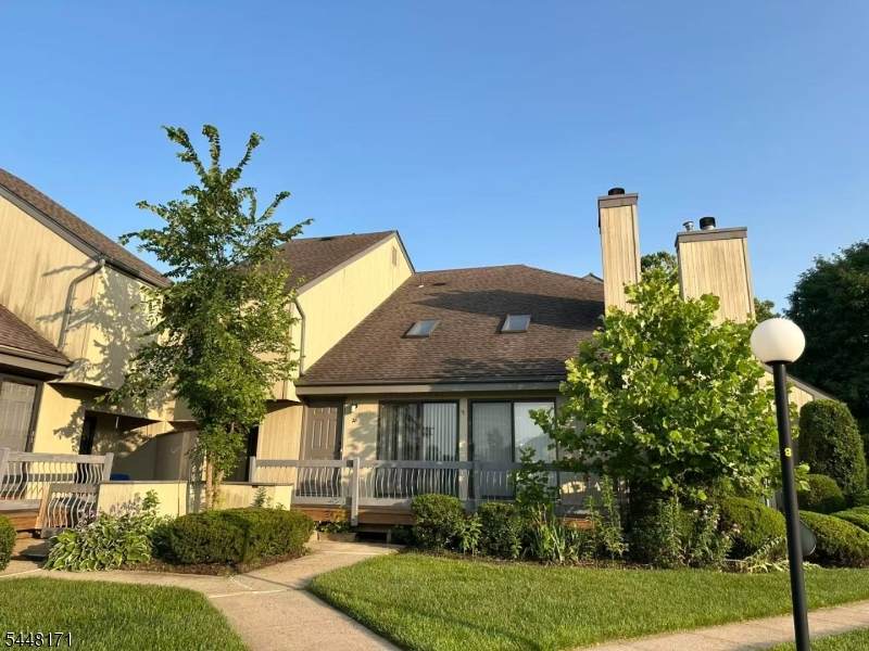 28 Spencer St - Photo 1