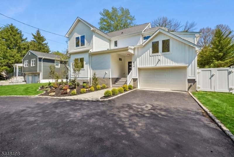https://bt-photos.global.ssl.fastly.net/gsmls/orig_boomver_1_4042300-2.jpg