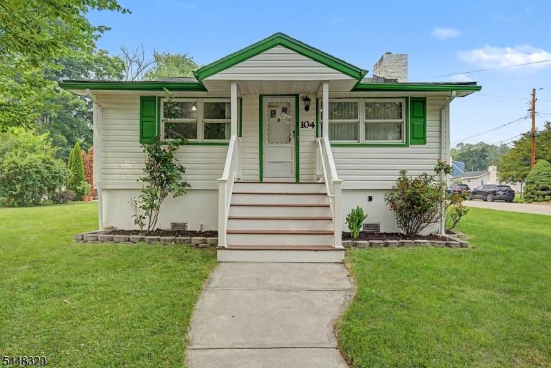 104 Lake Shore Dr - Photo 1