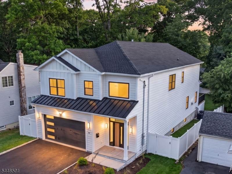43 Oakwood Ave - Photo 1
