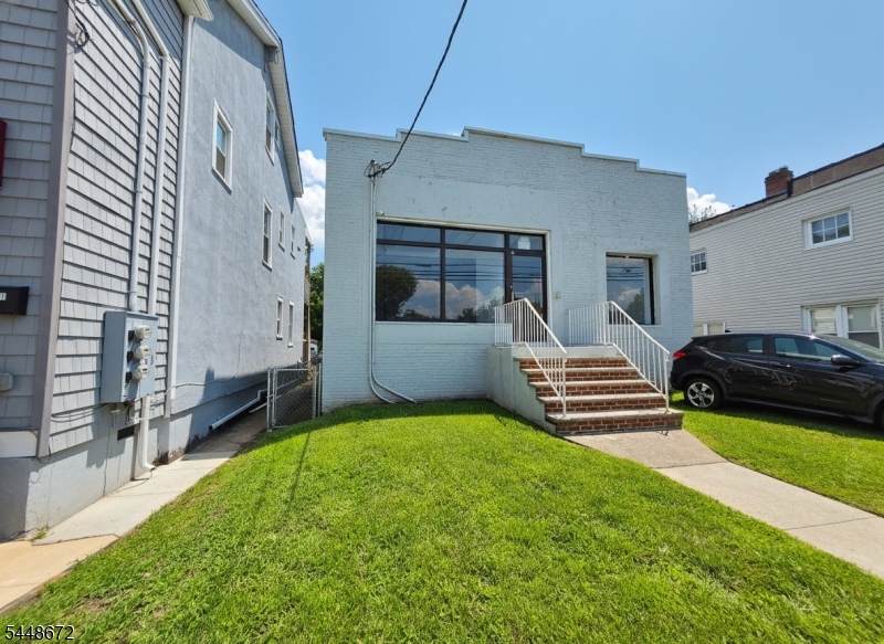 36 Franklin Ave - Photo 1