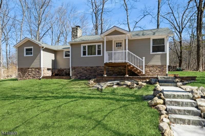 100 Poplar Ln - Photo 1