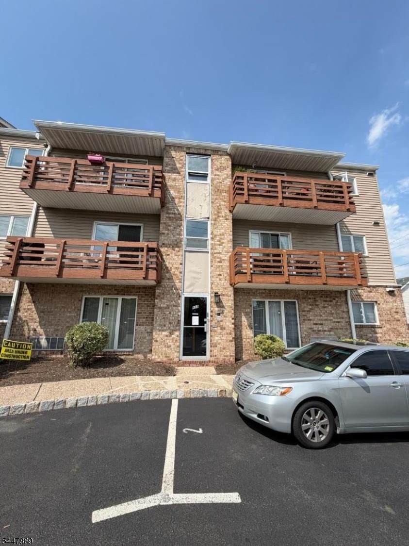 680 Union Ave - Photo 1