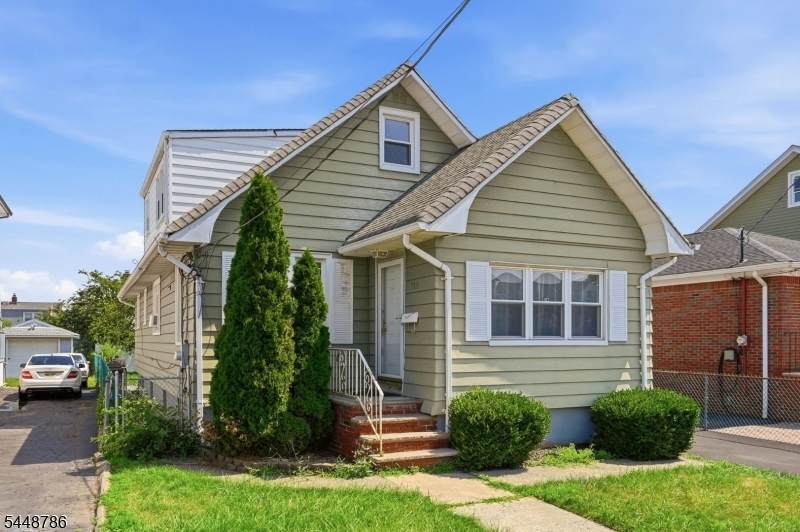 719 Teneyck Ave - Photo 1