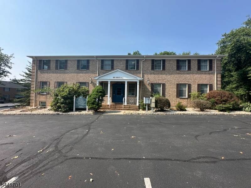 667 Shunpike Rd - Photo 1