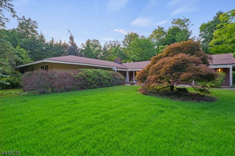 29 Wayside Pl - Photo 1