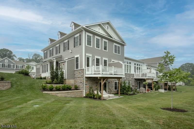 31 Hillandale Dr - Photo 1
