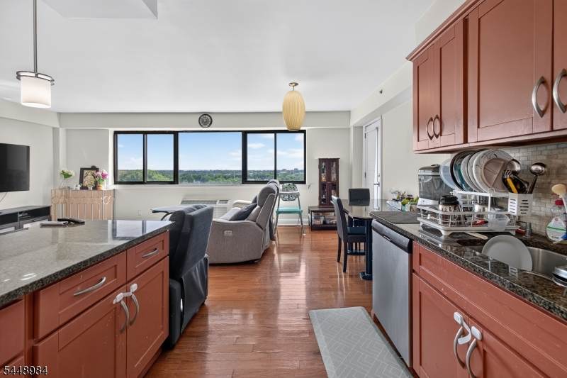 60 Parkway Dr - Photo 1