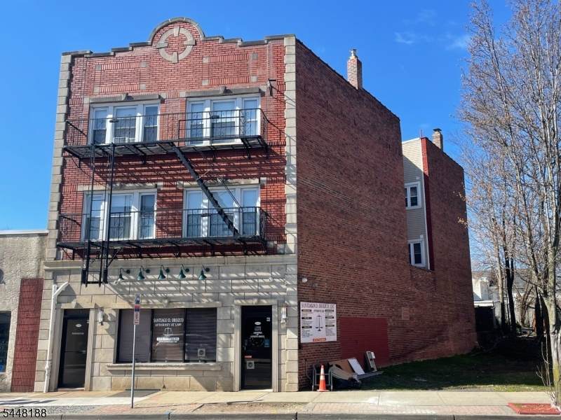 1109 Main Ave - Photo 1