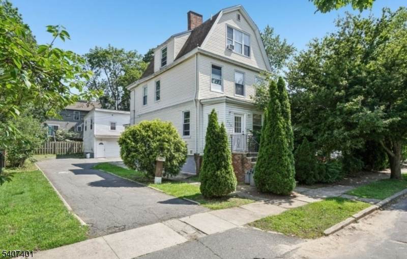 226 Waverly Pl - Photo 1