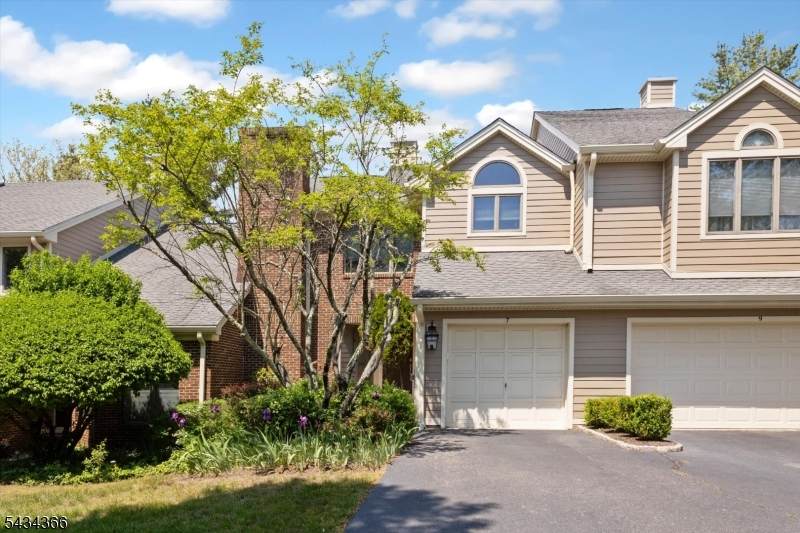 7 Lenox Ct - Photo 1