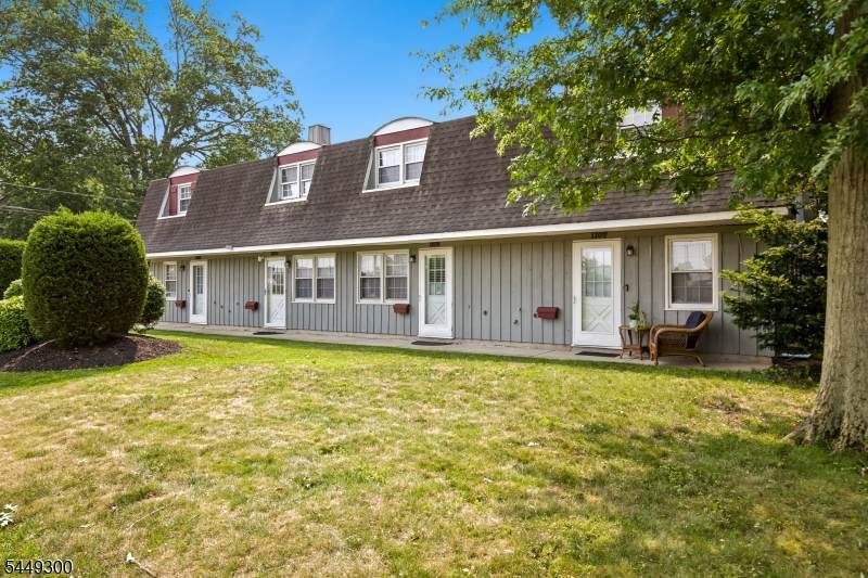 1101 Brooks Blvd - Photo 1