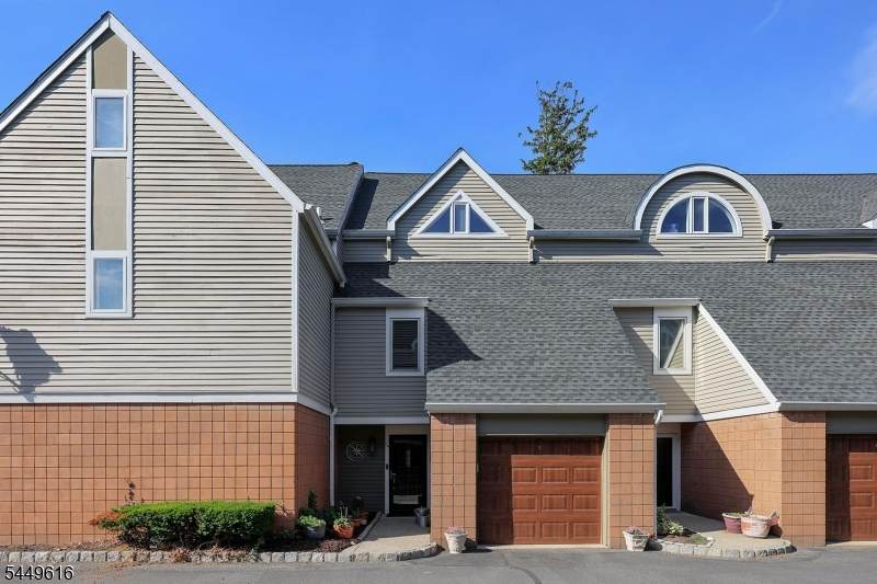13 Franklin Pl - Photo 1