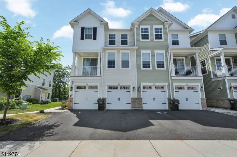 228 Park Ln - Photo 1