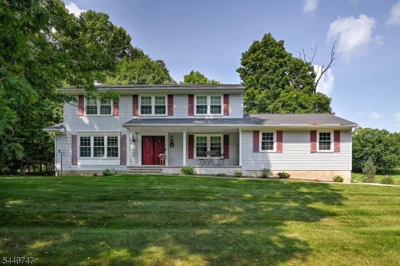 2 Pembroke Ct - Photo 1