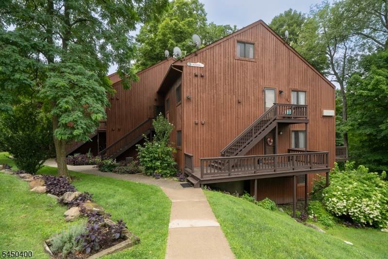 4 Augusta Dr - Photo 1