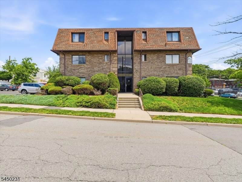 10 Cross St 5 - Photo 1