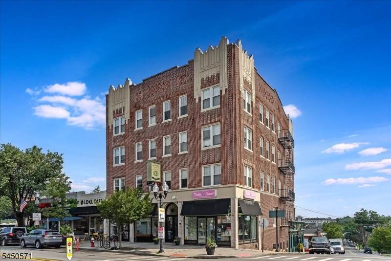 82 South St - Photo 1