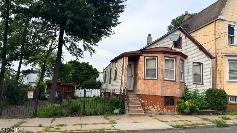 38 Grove Ter - Photo 1