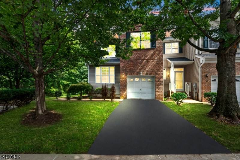 110 Jackson Ave - Photo 1