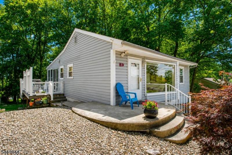 23 Algonquin Avenue - Photo 1