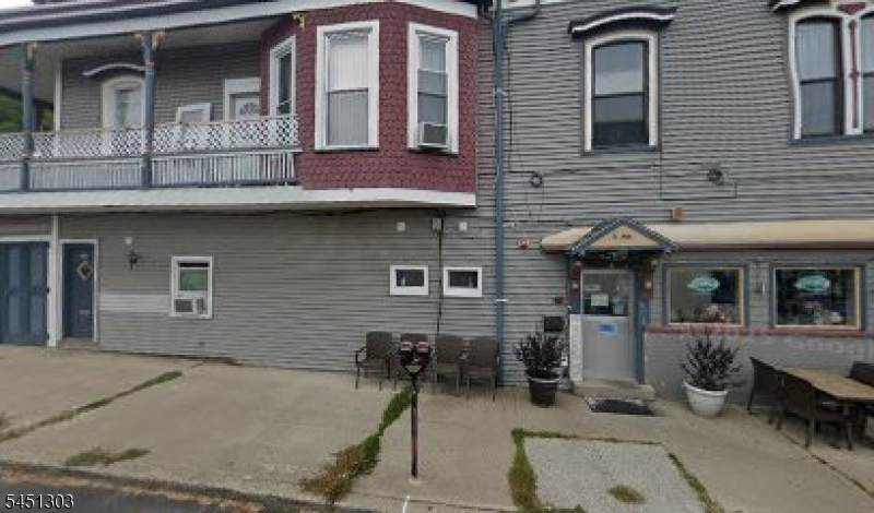 216 Main St - Photo 1