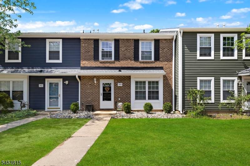 344 Constitution Cir - Photo 1