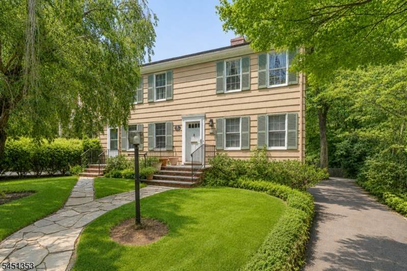14 Brook Ct - Photo 1