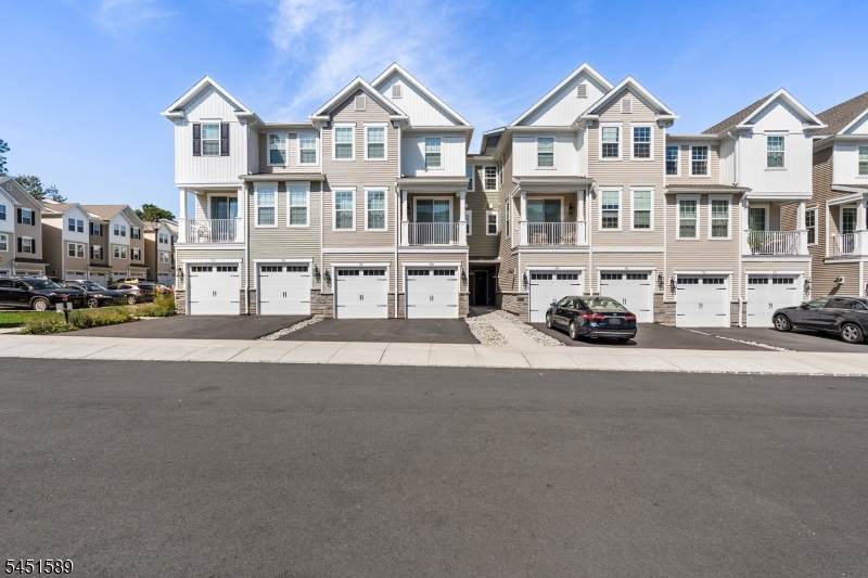 104 Iris Ct - Photo 1