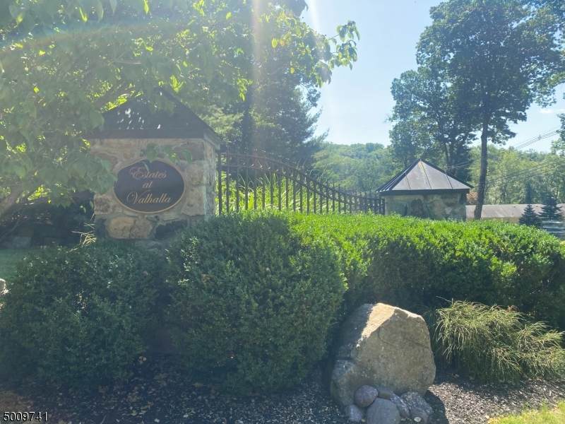 8 Quarry Mountain Ln - Photo 1