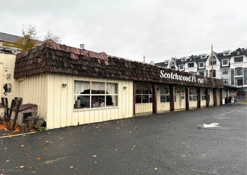 265 South Ave - Photo 1