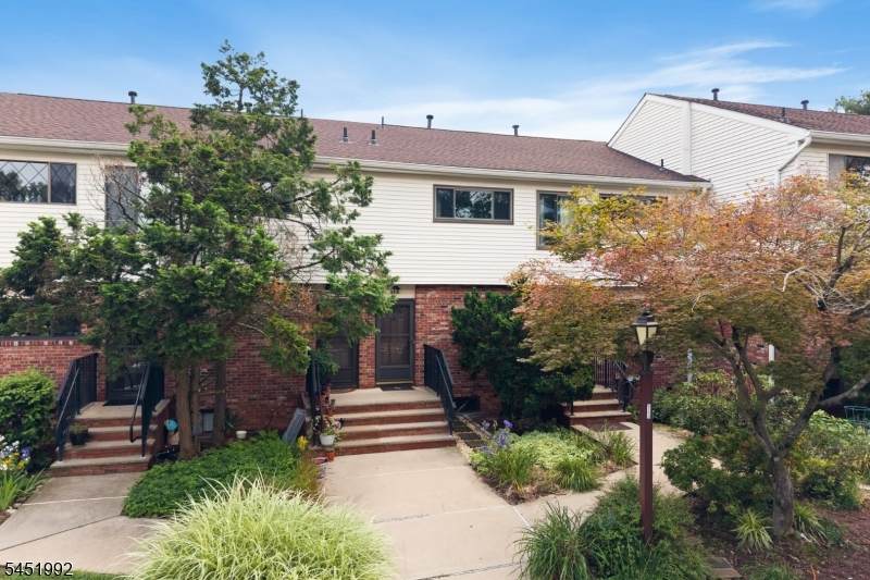 673 Dover Court 1C - Photo 1