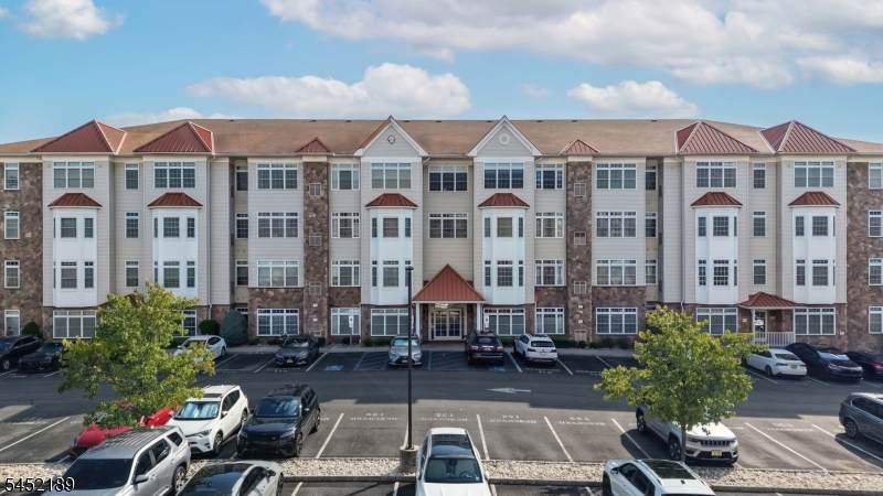 102 E Elizabeth Ave - Photo 1