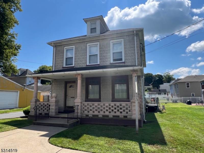 370 Pursel St - Photo 1