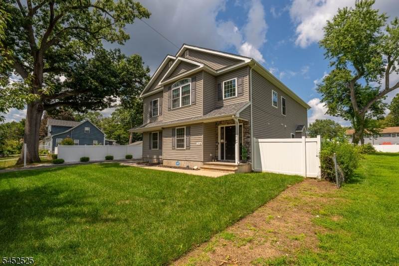 1718 W 4Th St - Photo 1