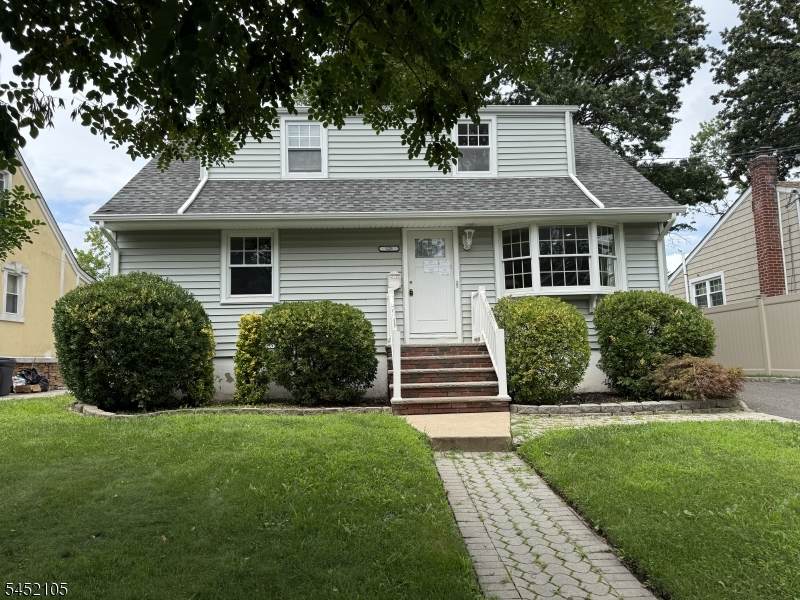 525 Sycamore St - Photo 1